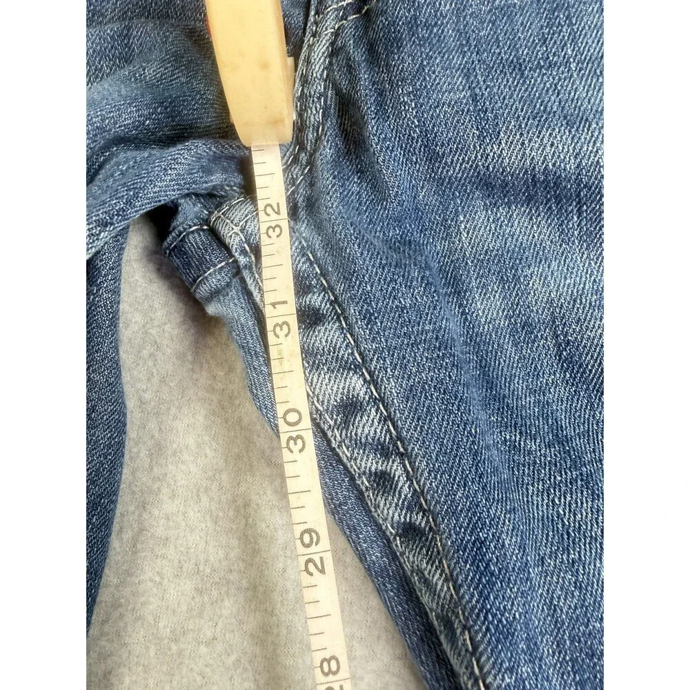 True Religion step out